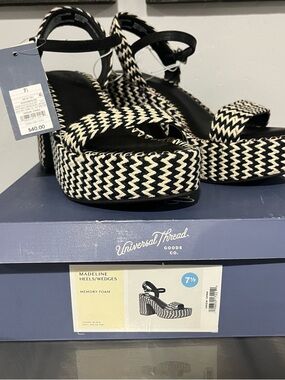 Universal Thread Black & Cream Zigzag Platform Wedges